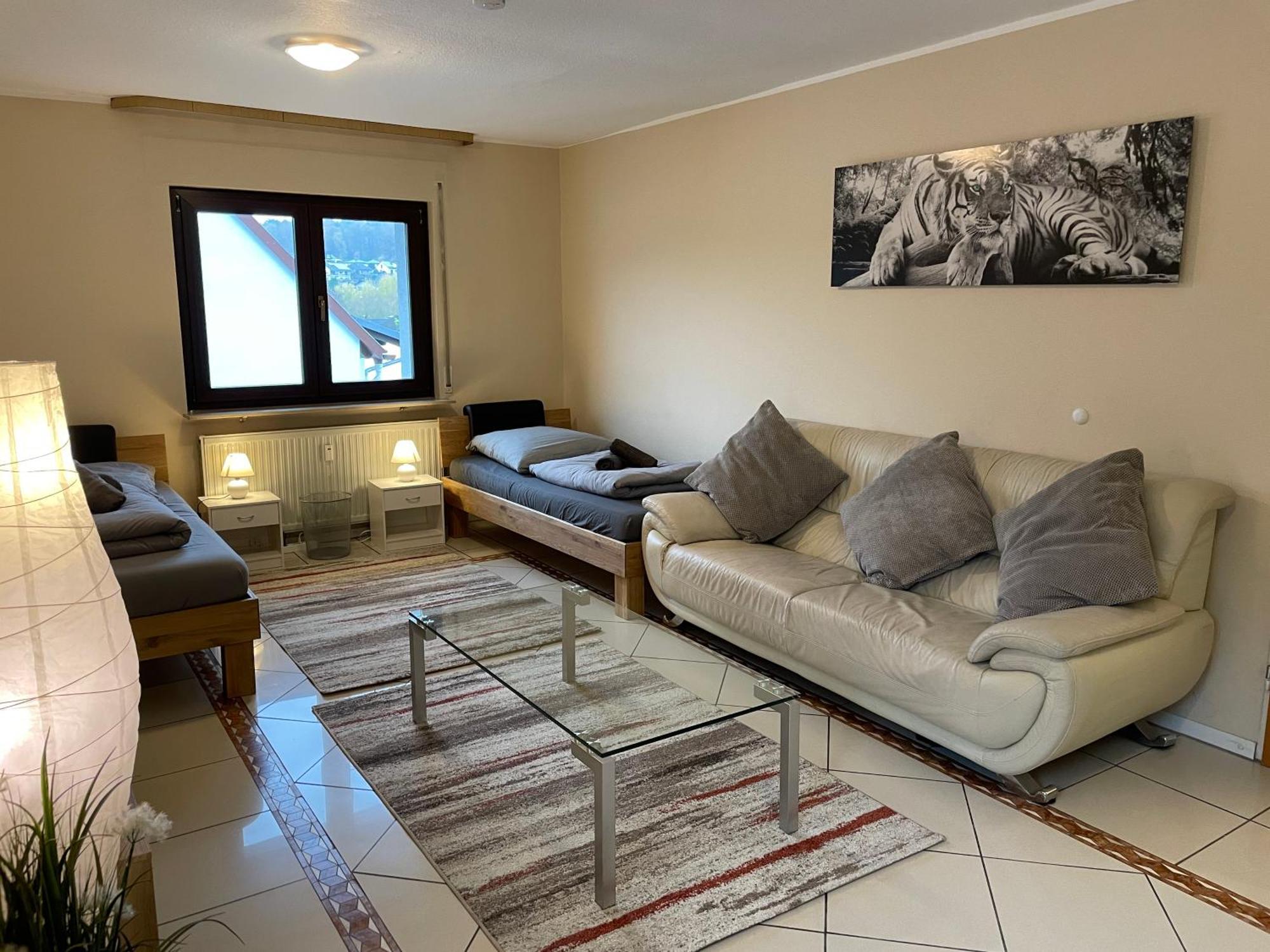 Apartment Parkplaetze, Einzelbetten, 2 Tvs, Balkon, Terrasse, Fast Wi-fi Bis Zu 1000 Mbit, Homeoffice