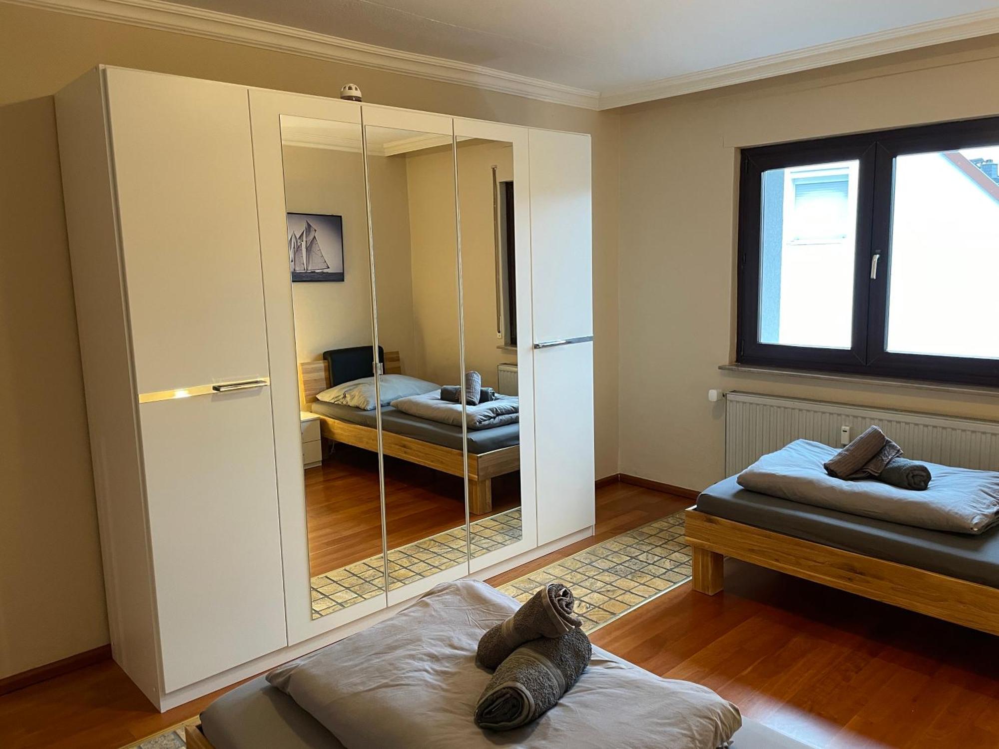 Apartment Parkplaetze, Einzelbetten, 2 Tvs, Balkon, Terrasse, Fast Wi-fi Bis Zu 1000 Mbit, Homeoffice Rodenbach (Main-Kinzig)